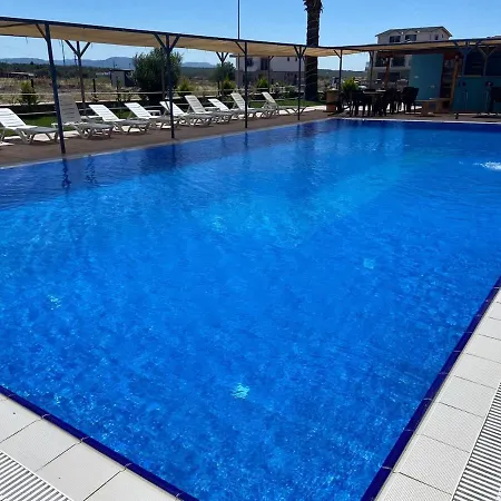 Appartamento Modern In With Pool